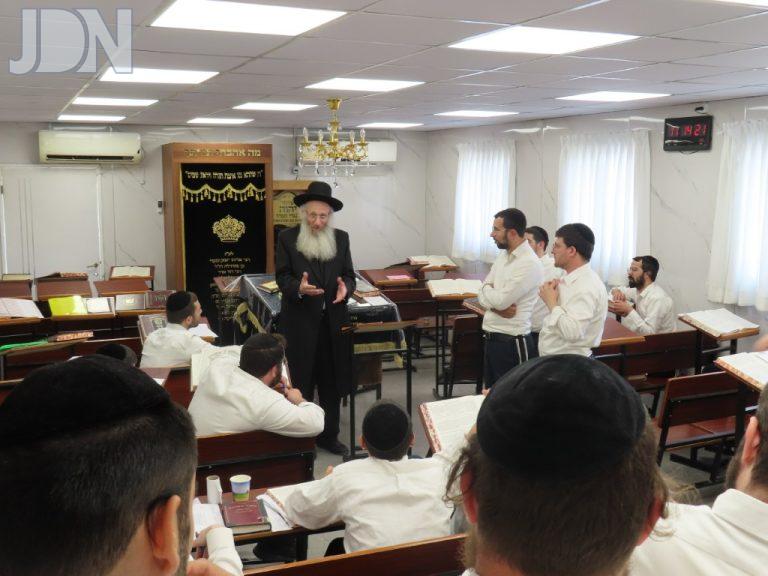 הגרי''א דינר מסר שיעורים בכולל 'אהבת תורה' בשכונת 'נוף כנרת פוריה' טבריה (8)