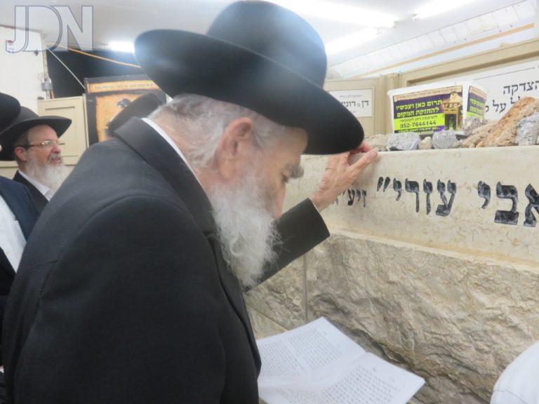 הרב שמואל מרקוביץ ציון הרב שך (3)