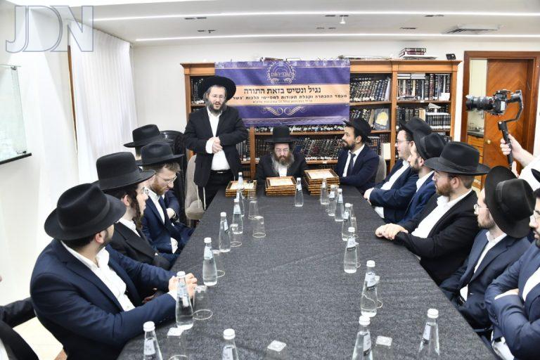 חלוקת תעודות הגר''ע פריד (6)