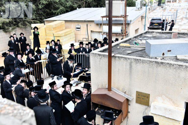 טשערנאביל בציון אביו (4)
