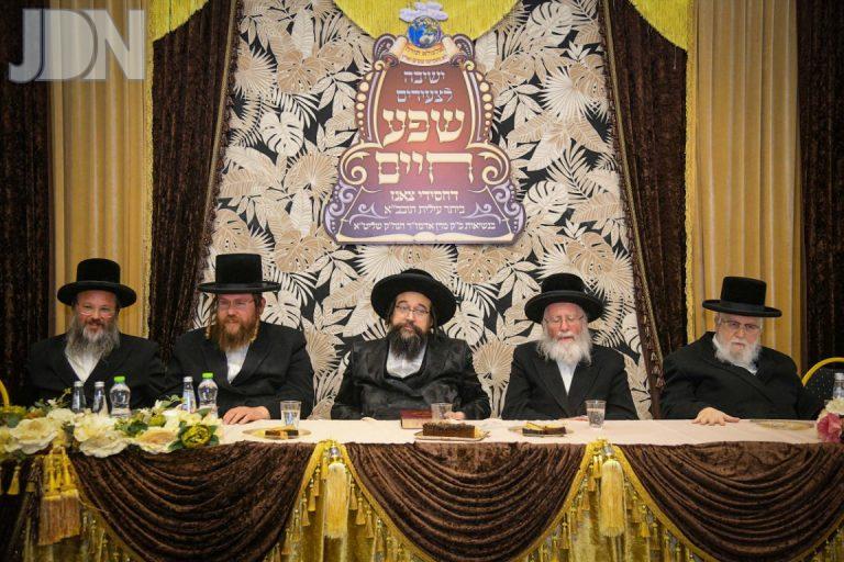 מעמד חלוקת תעודות בישיבת שפע חיים דחסידי צאנז בביתר עילית לנבחנים על כל מסכת בבא קמא צילום ארי קופרשטוק (17)