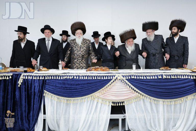 שמחת הבר מצווה לנין האדמו''ר מנאראל ונכד האדמו''ר משאץ ויזניץ (36)