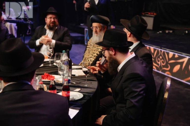 אלפים בחגיגת חג הגאולה י_ט כסלו בבירת רוסיה (95)