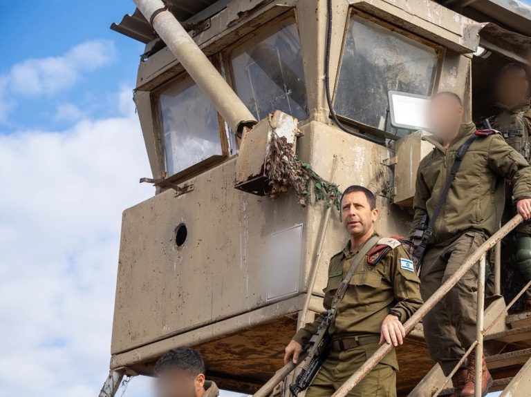 ביקורתפתע
