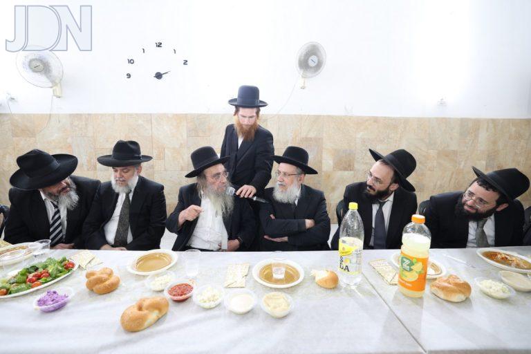בישיבת אהבת תורה בראשות רבי מיכאל ויצמן מעמד להודות ולהלל צילום יעקב כהן' 