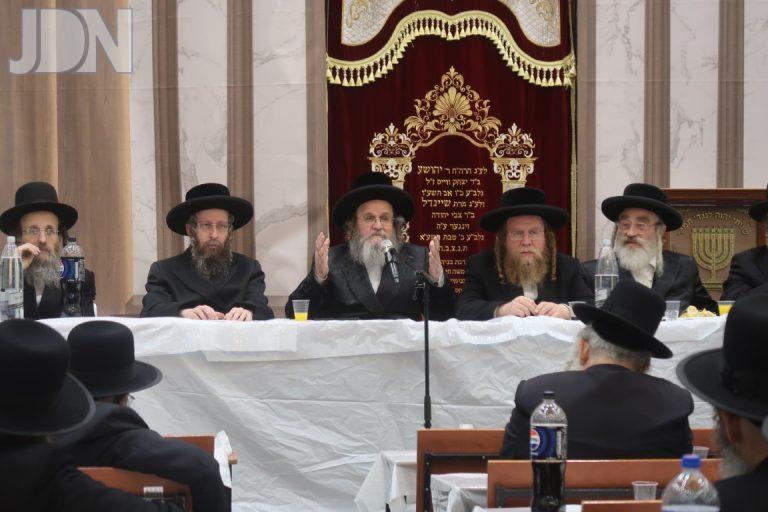 האדמו''ר מדינוב בקהילת סאטמאר ב''ב בזאת חנוכה צילום ש.פ.ה