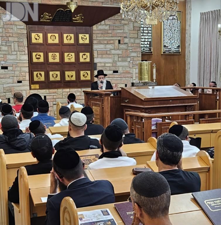 הגר''ש שטיינמן הגיע לחזק בעיר חולון צילום ש.פ