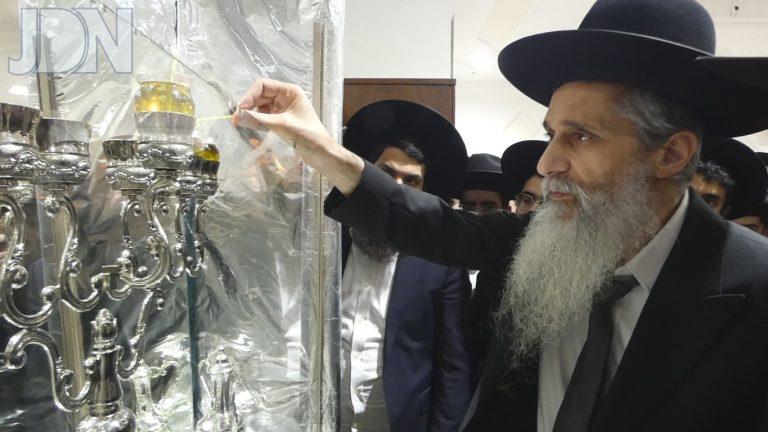 הדלקת נר חנוכה בישיבת 'באר התלמוד' בירושלים צילום ש.פ