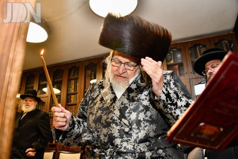 הדלקת נרות חנוכה בחצה''ק טמשוואר - צילום שוקי לרר (8)