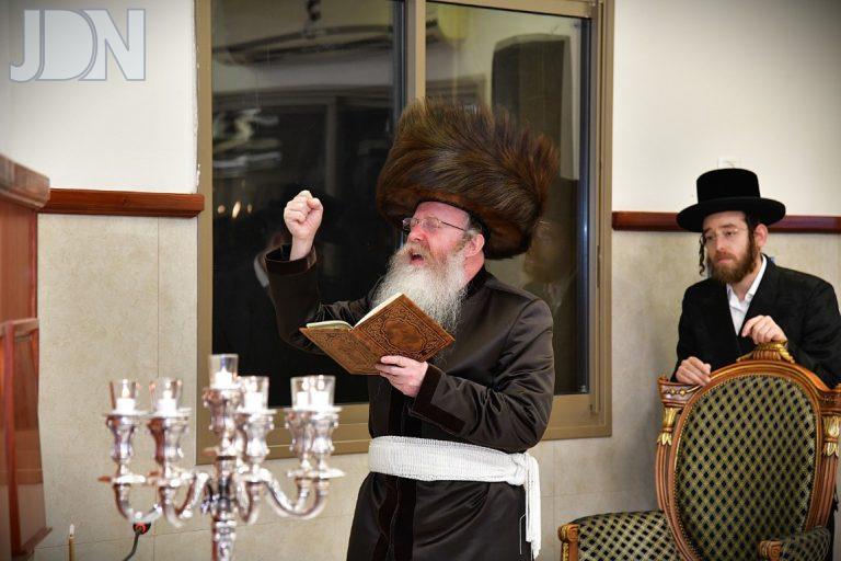 הדלקת נרות חנוכה בחצה''ק קרעטשניף - קרית גת (7)