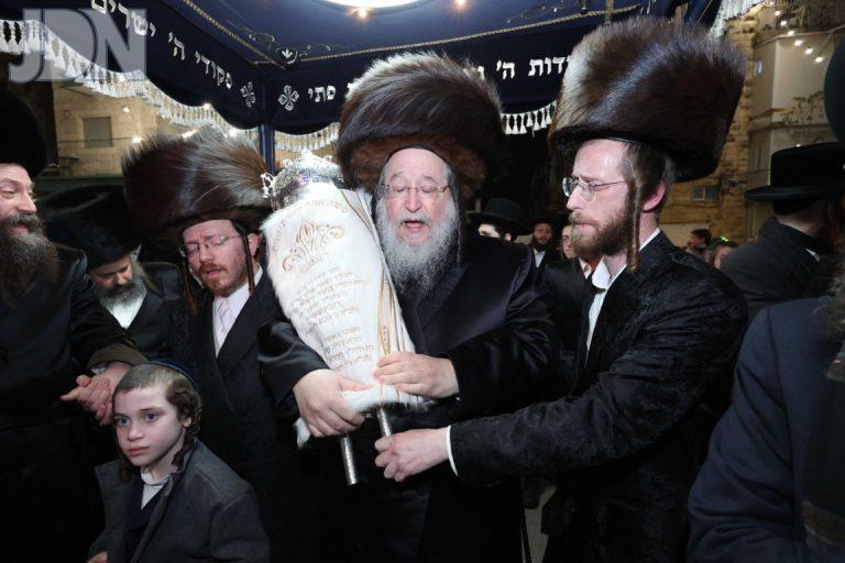 הכנסת ספר תורה לבית המדרש סאווראן צילום א