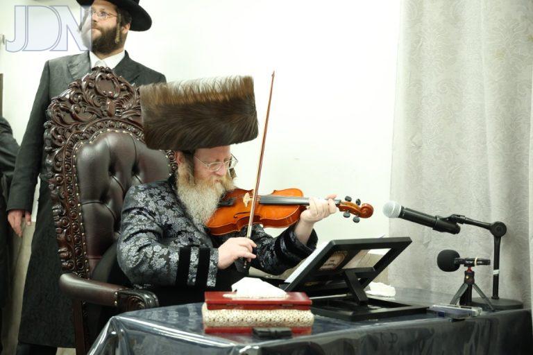 זאת חנוכה בחצה''ק טרעבישאן צילום דוד ארזני (13)