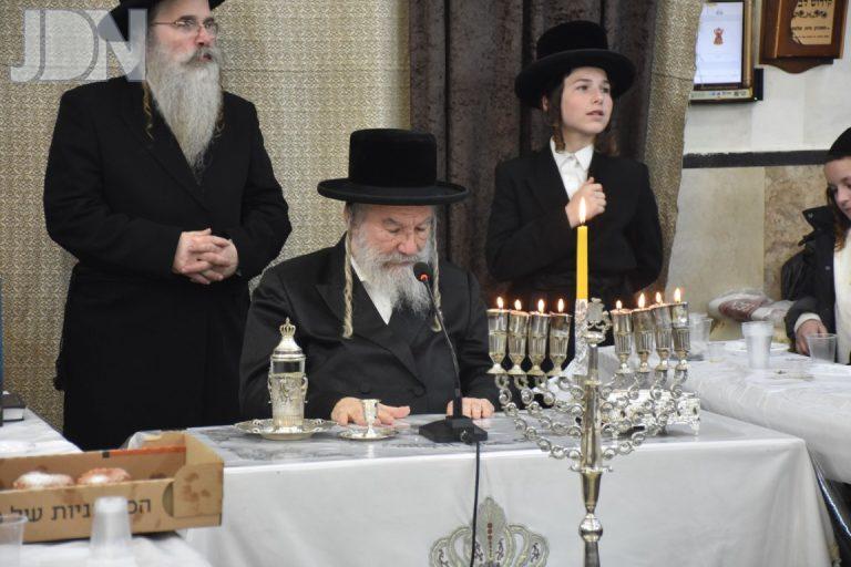 זאת חנוכה בחצר הקודש אשלג צילום יהודה פרקוביץ (16)