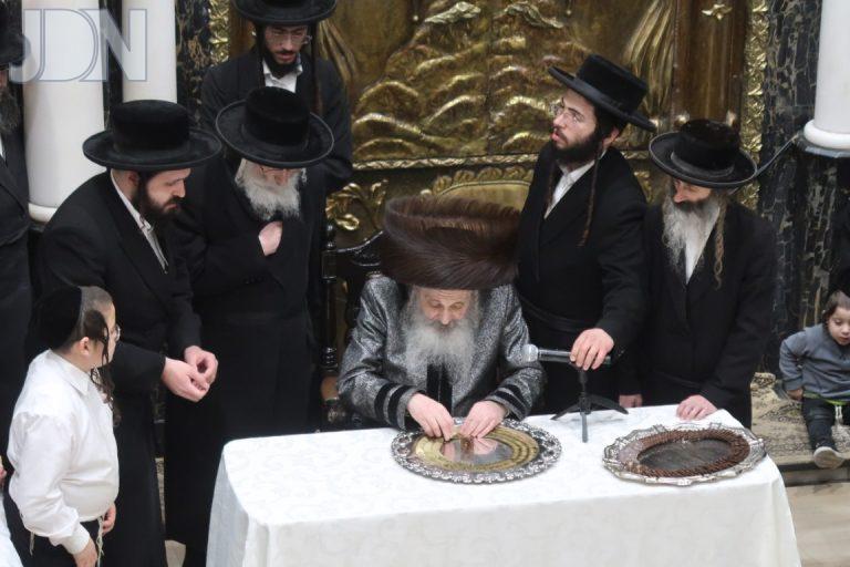זאת חנוכה ומעמד שריפת הפתילות בחצר הקודש שומרי אמונים (8)