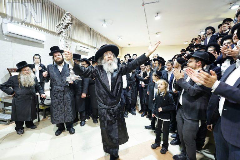 חיפה- ר' אלימלך בידרמן בשיחה לחנוכה צילום שמואל שנקר (18)