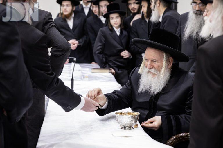 חלוקות מטבעות זאת חנוכה באבוב (9)