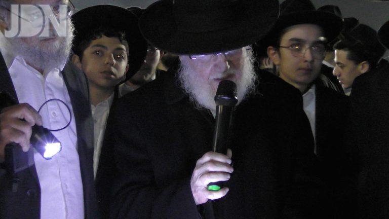 כסא רחמים קיימו עצרת תפלה מול שערי כלא 10 (26)