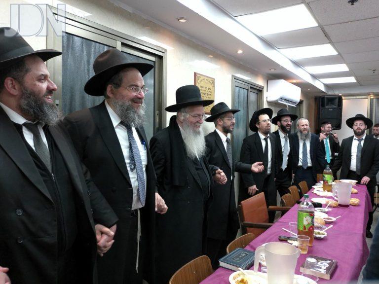 מסיבת חנוכה בישיבת נחלת התורה בבני ברק צילום ש.פ