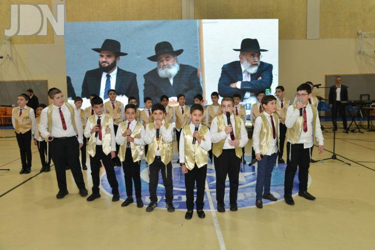 מסיבת חנוכה בתלמוד תורה 'חזון מאיר ובית ישראל' אשדוד. צילום ש.פ
