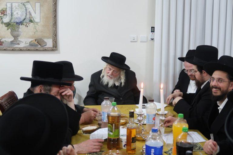 סעודת הילולא של הרה''ק מהוסיאטין בשילוב מסיבת חנוכה (7)