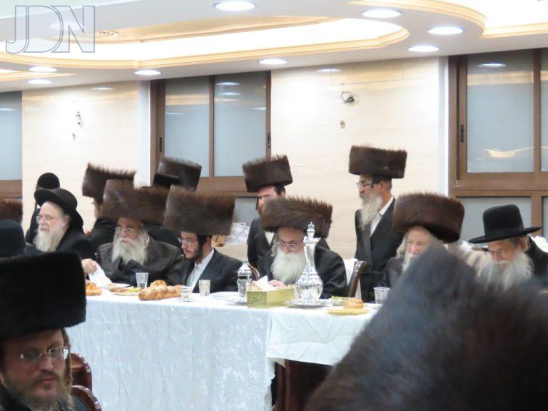 שבע ברכות בחצרות שידלובצא-מכנובקא בעלזא -יערוסלאב ע'''י הסבא האדמו''ר מיערוסלאב בברכפלד צילום לייזער מן (6)