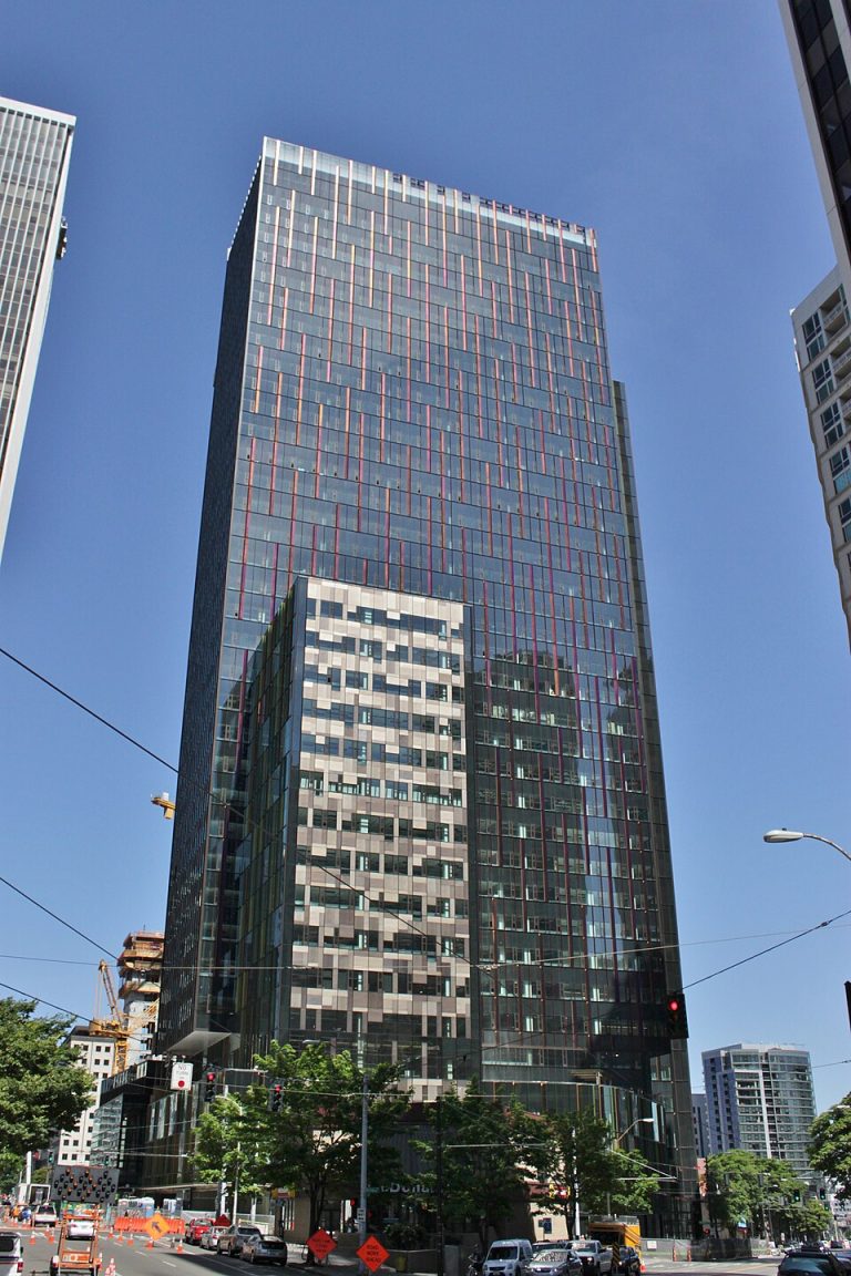 Amazon_Tower_I_topped_out,_June_2015