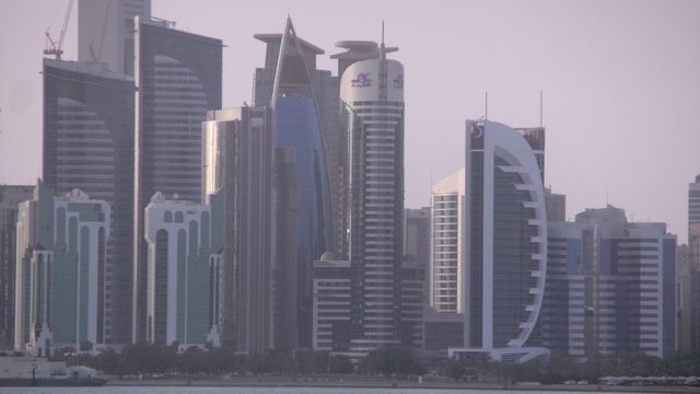 Doha_Skylines,_Qatar_-_panoramio_(16)_640x360
