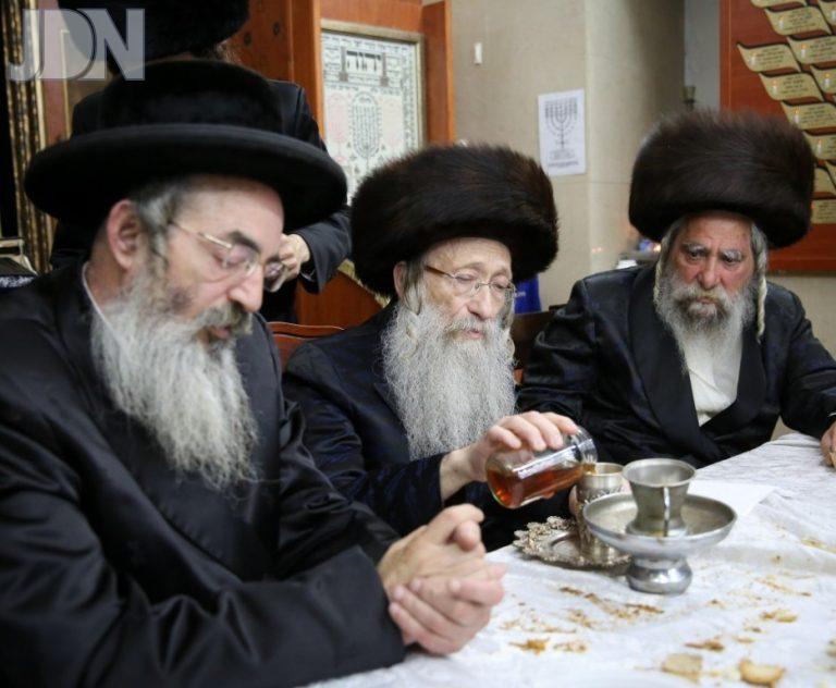 ULTRA ORTHODOX JEWISH TISCH