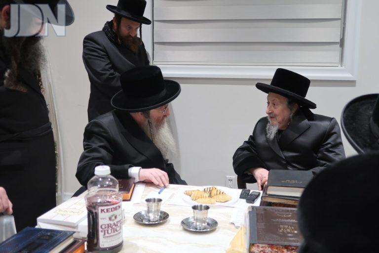 אדמור מסקאליע בביקור אצל אדמור מביאלא בבית האכסניה במאנסי (3)