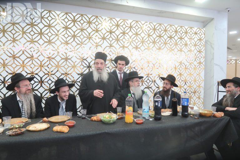 אירוסין לנכד חכם ניסים בן שמעון ראב''ד תל אביב עם הכלה נכדת הרב אברהם פרחים צילום ש.פ