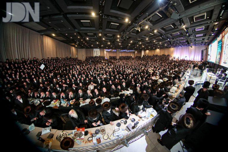 בברסלב רבבת חסידים במעמד אחדות נדיר באולמי 'אבניו'. צילום א