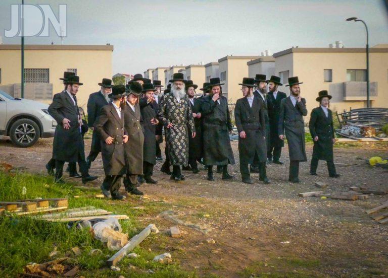 ביקור האדמו''ר מוישניץ בית שמש בעיר עמנואל לקראת הקמת קריית נועם אלימלך (32)
