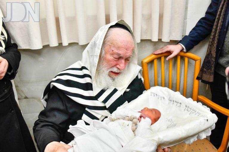 בית ה ברית לנכד הרב זילברשטיין צילום שוקי לרר (26)