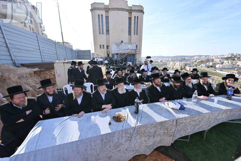 הנחת אבן הפינה לבניין החדש של הסמינר הכלל חסידי ביתר עילית (1)