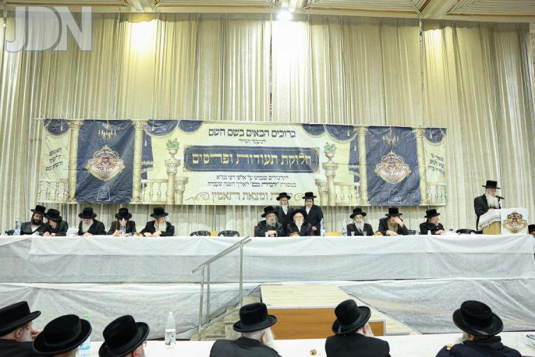 חלוקות תעודות ופרסים במסגרת ודברת בם בת''ת דרכי אבות צאנז בנתניה צילום א