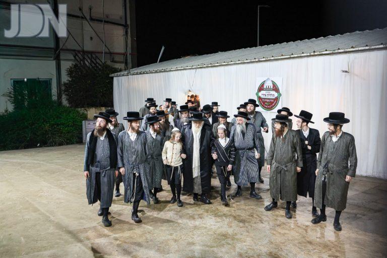 חנוכת הבית וקביעת מזוזה לתלמוד תורה 'תולדות אהרן' בטבריה צילום א