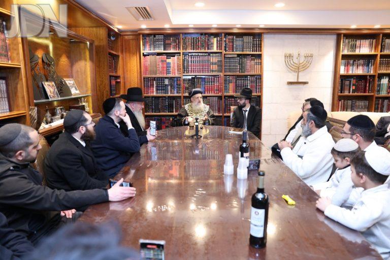 סיום מסכת זבחים של בני קהילת שערי עובדיה בלשכת הראשל''צ צילום יעקב כהן (10)