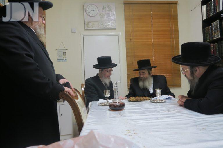 גאב''ד מעלבארן באזוכט אין ענגלאנד (1)
