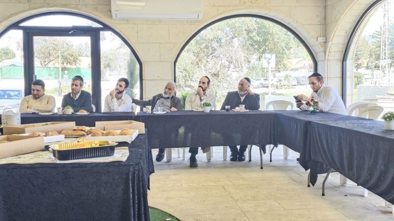 חלק ממשגיחי הכשרות של גן יבנה_800x450