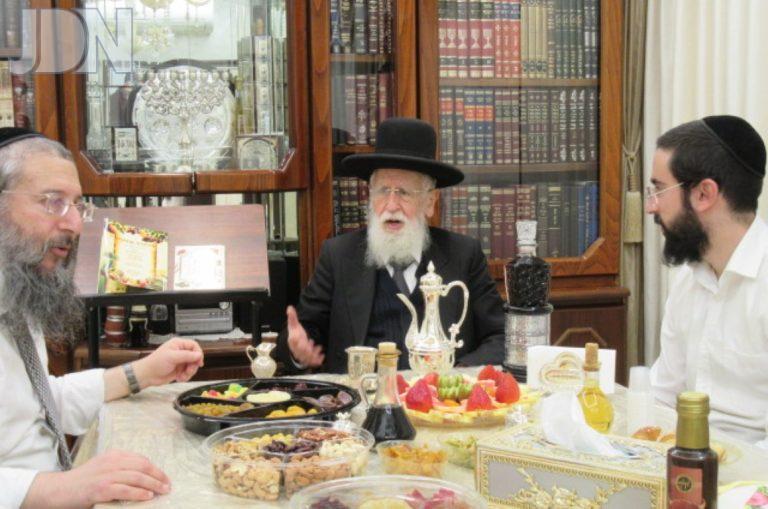 ט''ו בשבט במעונו של ראש ישיבות באר יהודה הגר''א טופיק (3)