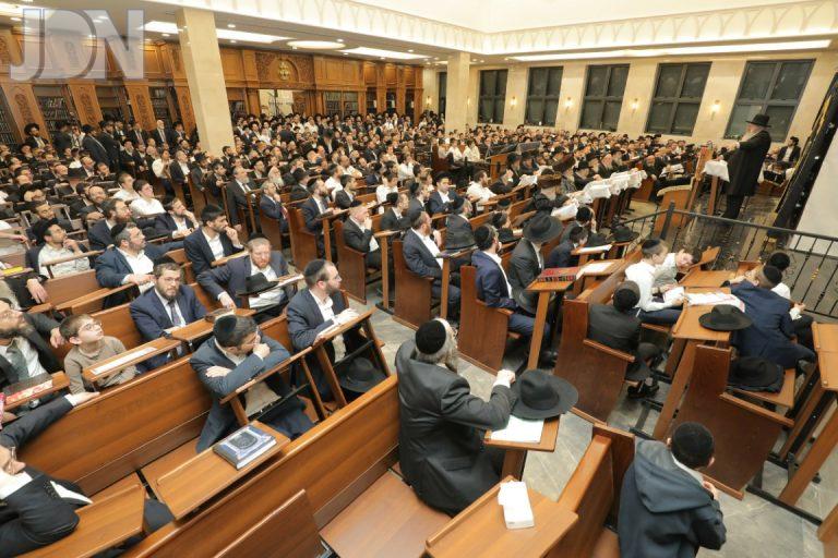 מעמד האלפים בקרית הרצוג נגד פגעי הטכנולוגיה צילום י