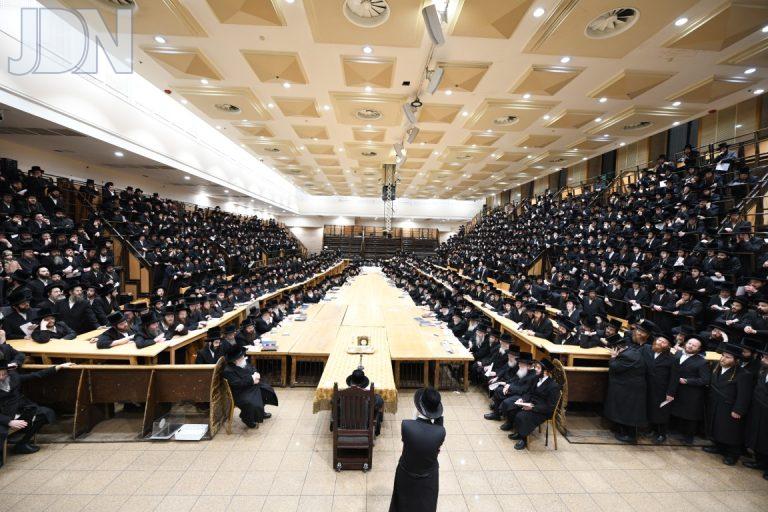 מעמד מרומם ומרגש בחצר הקודש בעלזא השבוע (5)