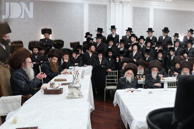 צאנז זוועהיל בעיר וויליאמסבורג לרגל שמחת שבת שבע ברכות לנכדו (5)