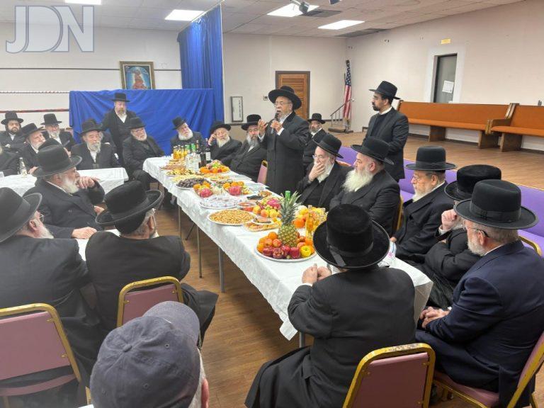 רבי אבנר עפג׳ין מראש העין ערך טיש פירות טו בשבט לחסידיו בפלורידה (1)
