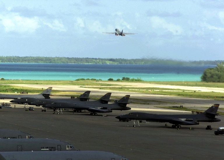 960px-B-1_Bombers_on_Diego_Garcia
