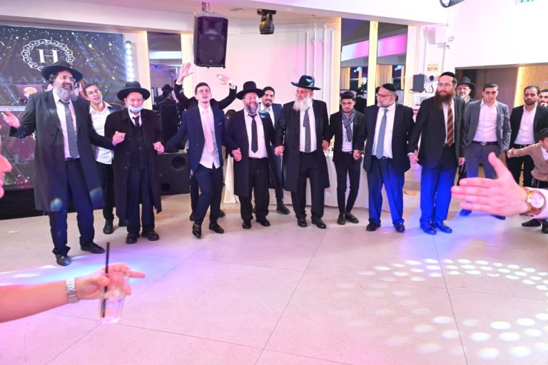 אירוסין לנכדת רבי יצחק כהן רב שכונת שמואל הנביא וראש ישיבת 'תורה ודעת צילום ש.פ