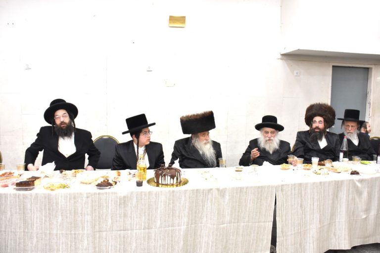 בר מצווה לנכד אב''ד מאקאווא בני ברק זצוק''ל צילום יהודה פרקוביץ  (18)