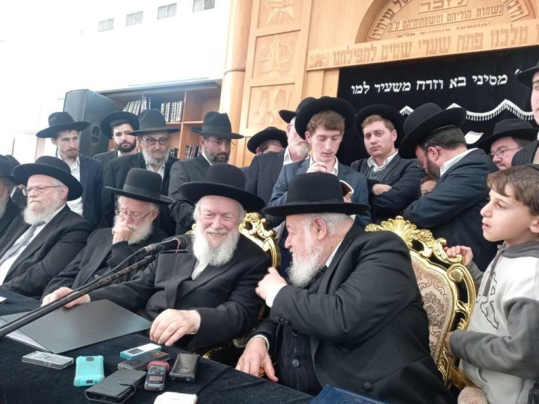 ברחובות רבי יצחק זילברשטיין במסע חיזוק בעיר צילום אלי שפס  (5)