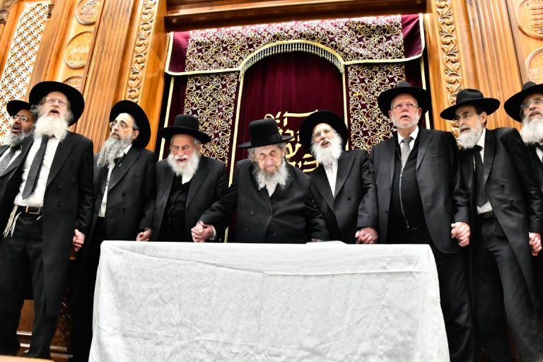 הגר''ד לנדו בשיחה בישיבת תורה בתפארתה בבני ברק (50)