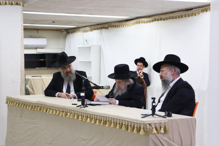 הגר''ד לנדו בשיחה בעניני התקופה בהיכלה הזמני של ישיבת נר זרח עוצם (5)